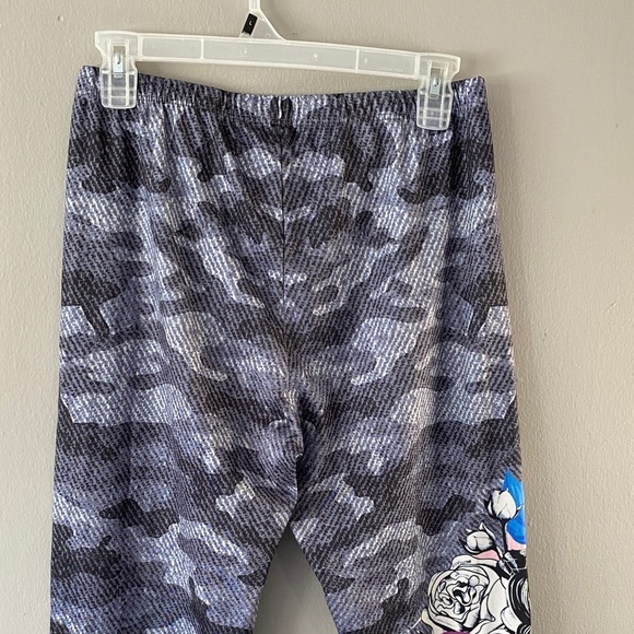Women's Camouflage Skull Print Leggings - Picture 8 of 12